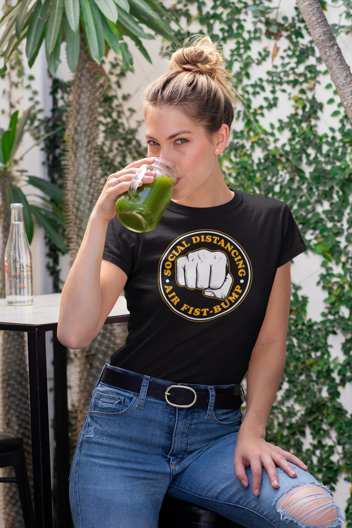 Air Fist Bump Women's Scoopneck T-shirt